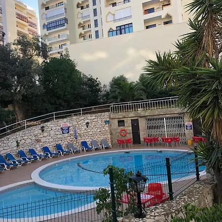 Squash Club Apartahotel