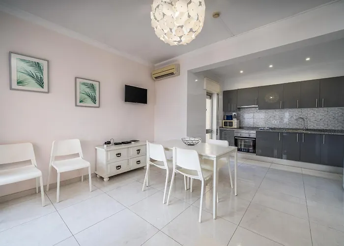 Squash Club Aparthotel 4*