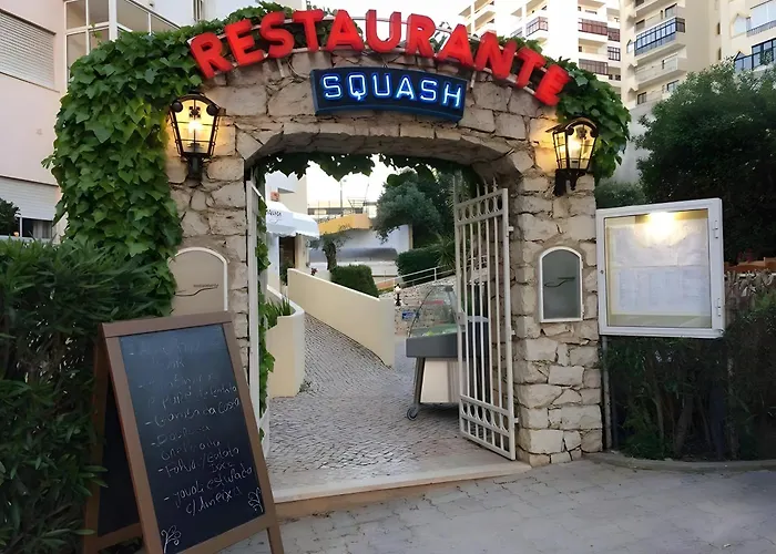 מלון דירות Squash Club 3*