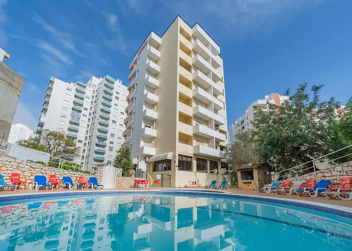 Squash Club מלון דירות 3*